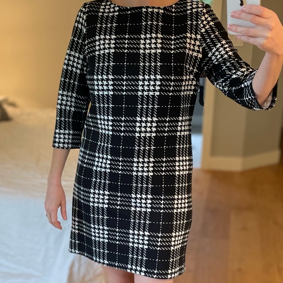 Stretchy, mini shift dress - Picture 2 of 6